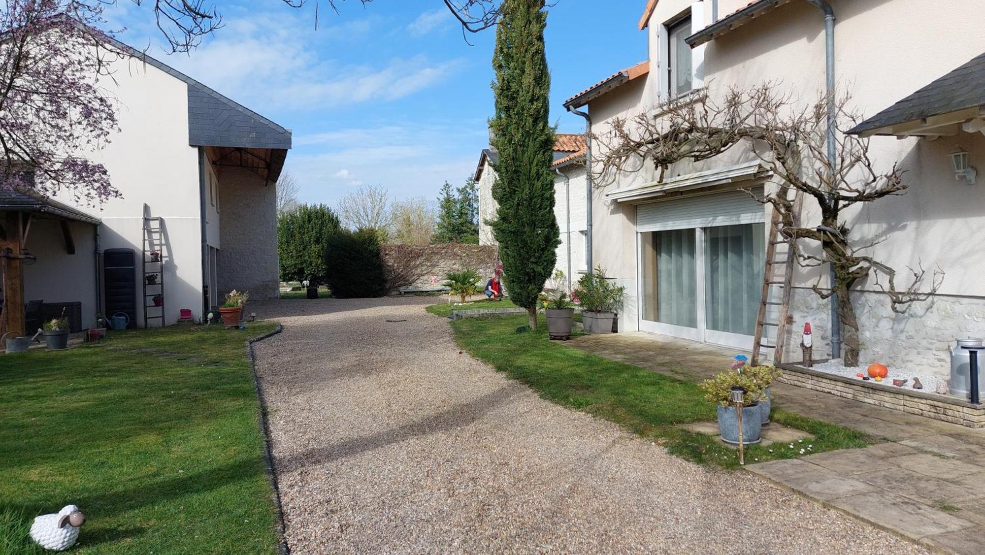 Gite Amanala Poitou Saint-Genest-d'Ambiere Extérieur photo